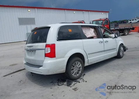 2015 Chrysler Town & Country Touring-L из США, поврежденный, VIN 2C4RC1CG3FR677619